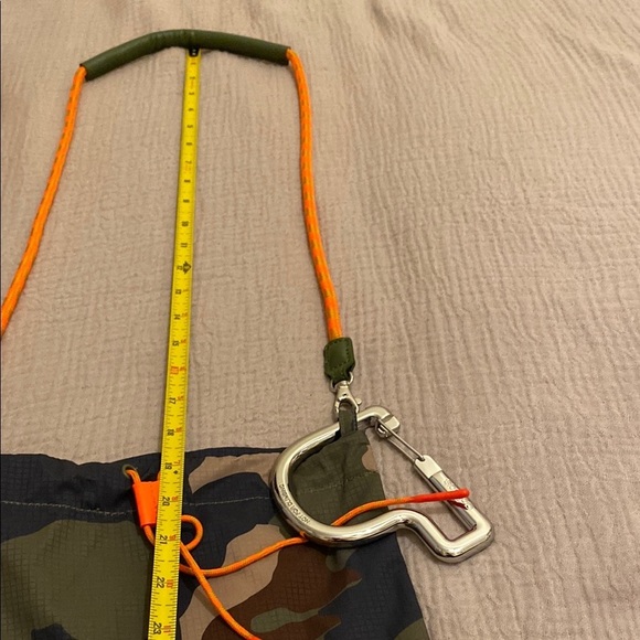 IVY PARK ADDIDAS Camouflage Crossbody Bag with Orange Accents . Unisex model - Picture 8 of 9